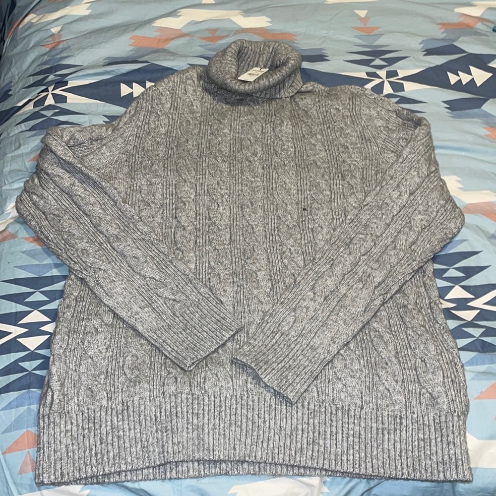 Mens NWT XL express cable knit sweater light grey